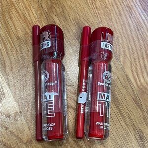 Long Lasting Red Matte Waterproof Lip Gloss and liner set of 2 new w tags